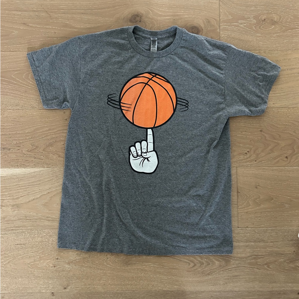 Gildan Gray Tee with Orange Basketball Graphic Mens Large